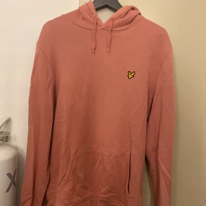 Lylescott hoodie  - Super fin hoodie, perfekt en varm sommarkväll