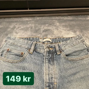 Zara jeans  - Ljusblå zara jeans, Baggy, herr.  Storlek: EU38 Tryck på ”Köp Nu” för att köpa 