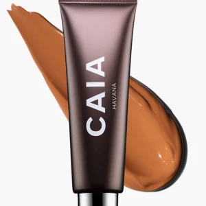 Caia liquid bronzer - helt ny oanvänd liquid bronzer i färgen Havana. nypris tror jag ligger på 249kr jag säljer den för 140kr plus frskt som köparen står för❤️❤️