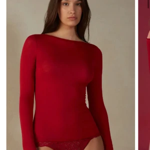 intimissimi tröja - använd ungefär 3 gånger, inga defekter alls. nypris ca 450 säljer då den inte kommer till användning