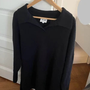 Soft Goat Polokrage Tröja - Nypris: 2600 kr  Mycket bra skick! Som nyskick Storlek: L (kan även passa M)  100% Kashmir