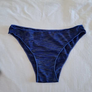 Mariblåa trosor  - Trosor i stl xs/s 🤍 Använda enstaka gånger