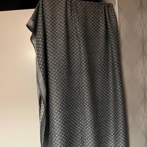 Jätte snygg Lb sjal/halsduk  - Skriv för flera bilder😀(pris diskuteras)