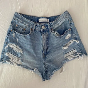 Shorts stradivarius vintage  - Shorts från stradivarius storlek 38 vintage 