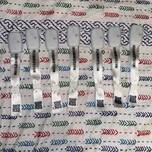 2024 taylor swift the eras tour armbands sweden Stockholm. - I was working at a Taylor Swift concert where I had to hand out these led bracelets, managed to get few at the end of my work which are brand new with unopened sticker on the battery. Reminder prices are negotiable, and dm me if you got any question.