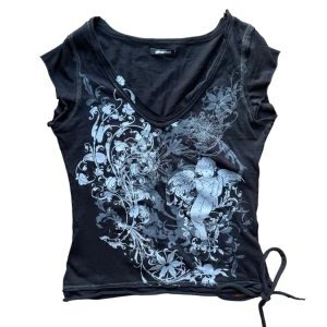 y2k vintage tshirt gina - söt tshirt från gina med tryck. Storlek S. Köparen står för frakt. ❤️