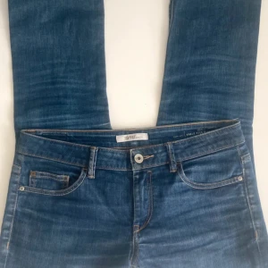Lågmidjade jeans  - Säljer helt nya bootcut Lågmidjade jeans då dem inte passade mig i smaken tyvärr jätte fina annars!  Midjemått rakt över 39