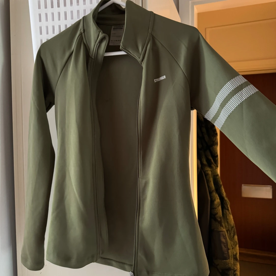 Stronger jacka - 90