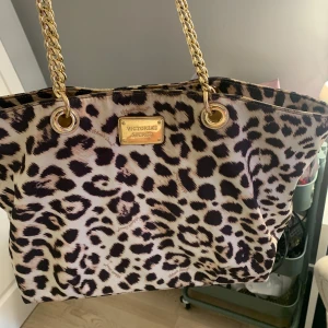 Victoria secret väska - Gammal Victoria secret väska som inte säljs längre🎀