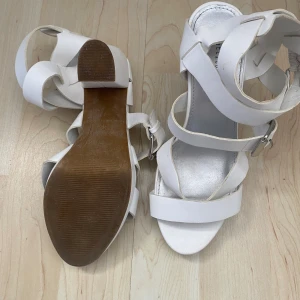 Klackskor breda  - Använda fåtal gånger 