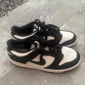 Nike dunks - Säljer eftersom jag inte längre använder dessa.