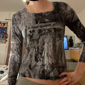 Fin mesh (typ) top ❤️ - Fin top som jag köpte på second hand, den är lite genomskinlig. ❤️