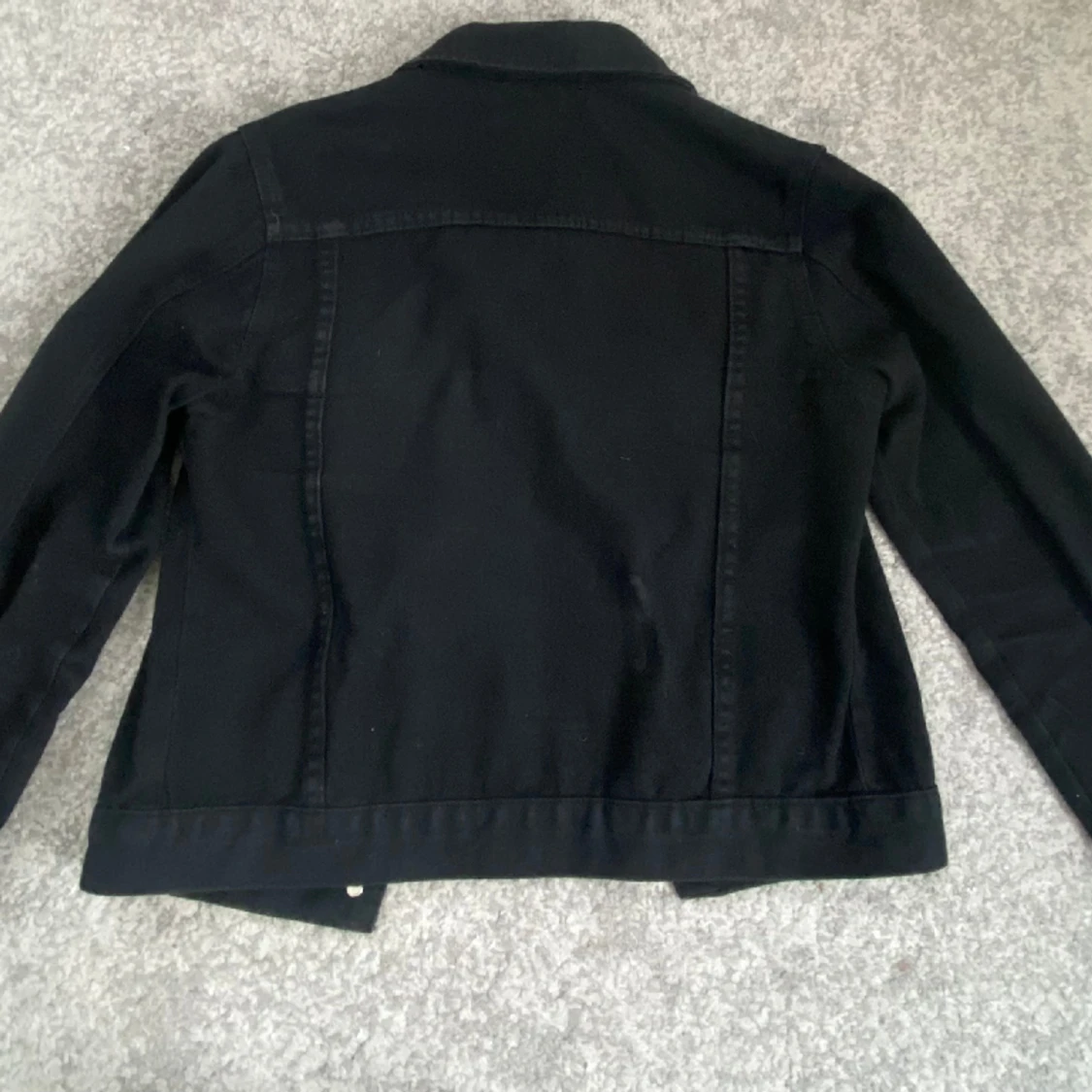 Svart jeansjacka  - 90