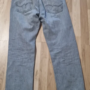 Jeans - Jeans använt väldigt lite.