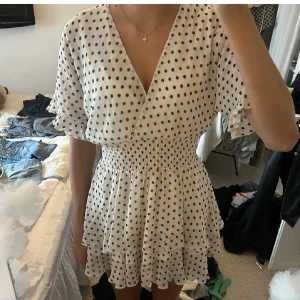 Klänning - Fin klänning från zara som inte kommer till användning längre