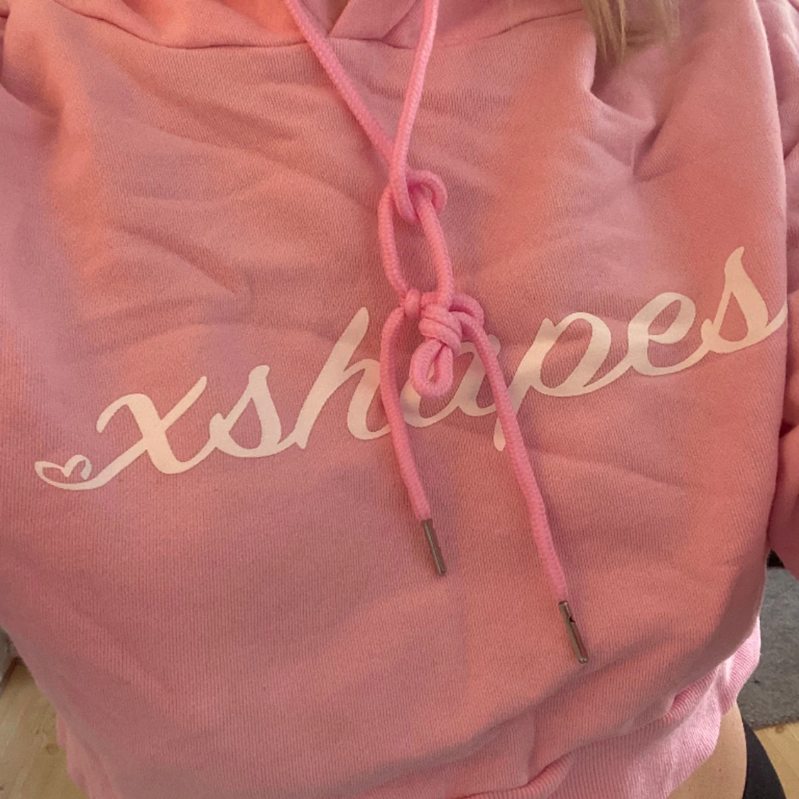 Croppad träningshoodie