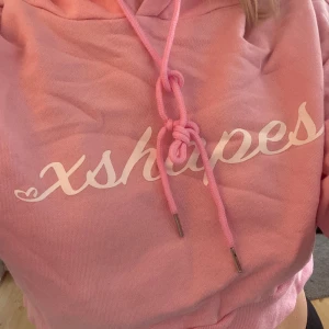 Croppad träningshoodie - Använd enstaka gång till gymmet.