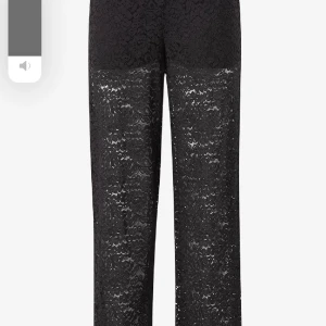 Spets byxor - Säljer mina helt nya populära spets byxor som tyvärr va för korta för mig. Storlek 34/36💕