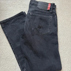 Acne Studio Jeans - As snygga jeans från acne, de är straight fit och sitter as bra! Skick 8/10
