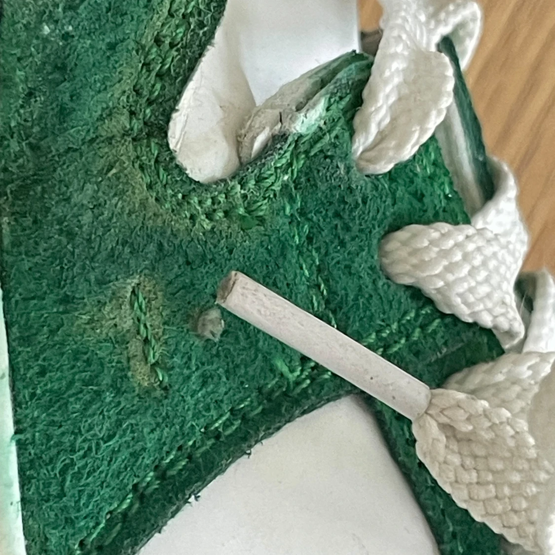 Vit/gröna skor - 92