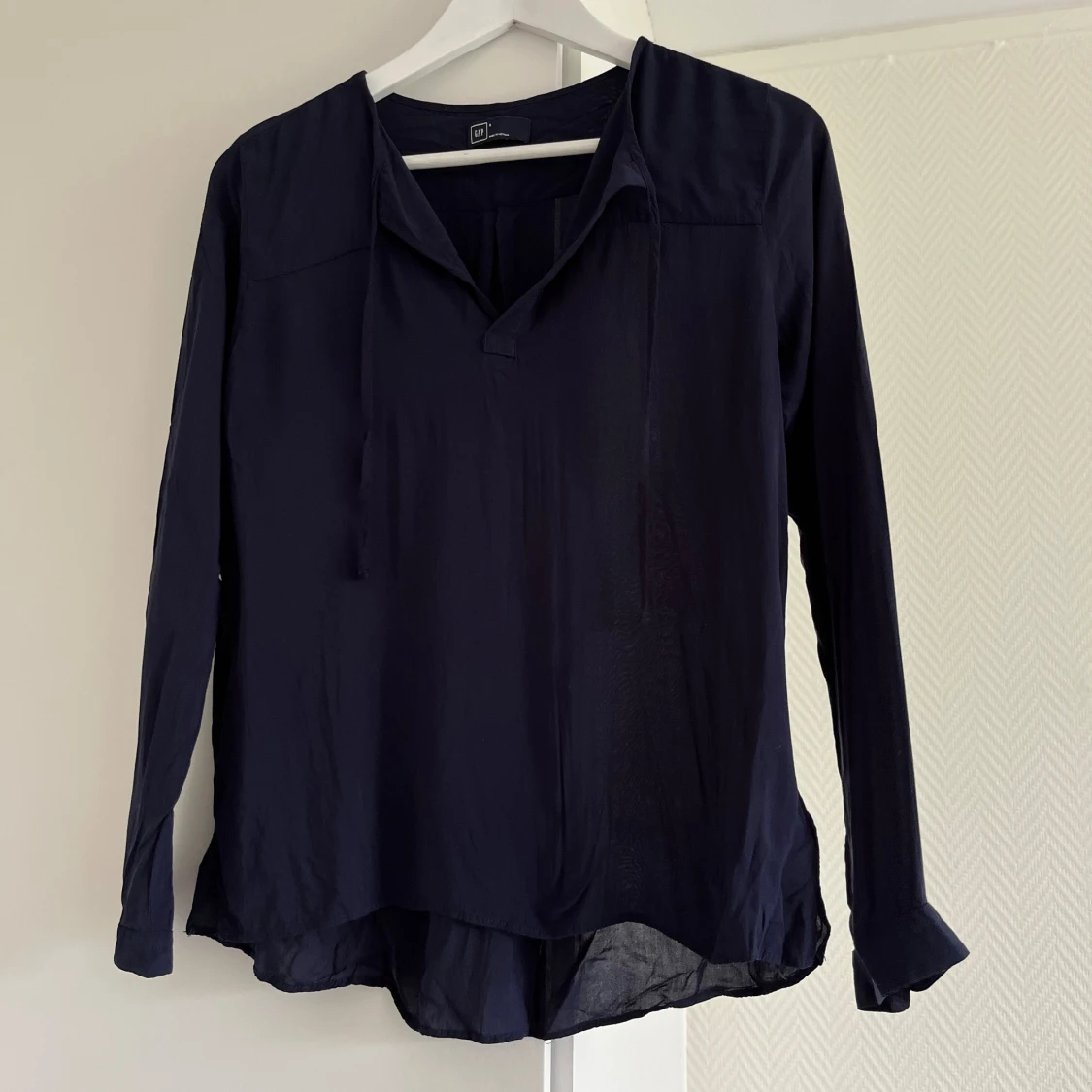 GAP marinblå blus ny 