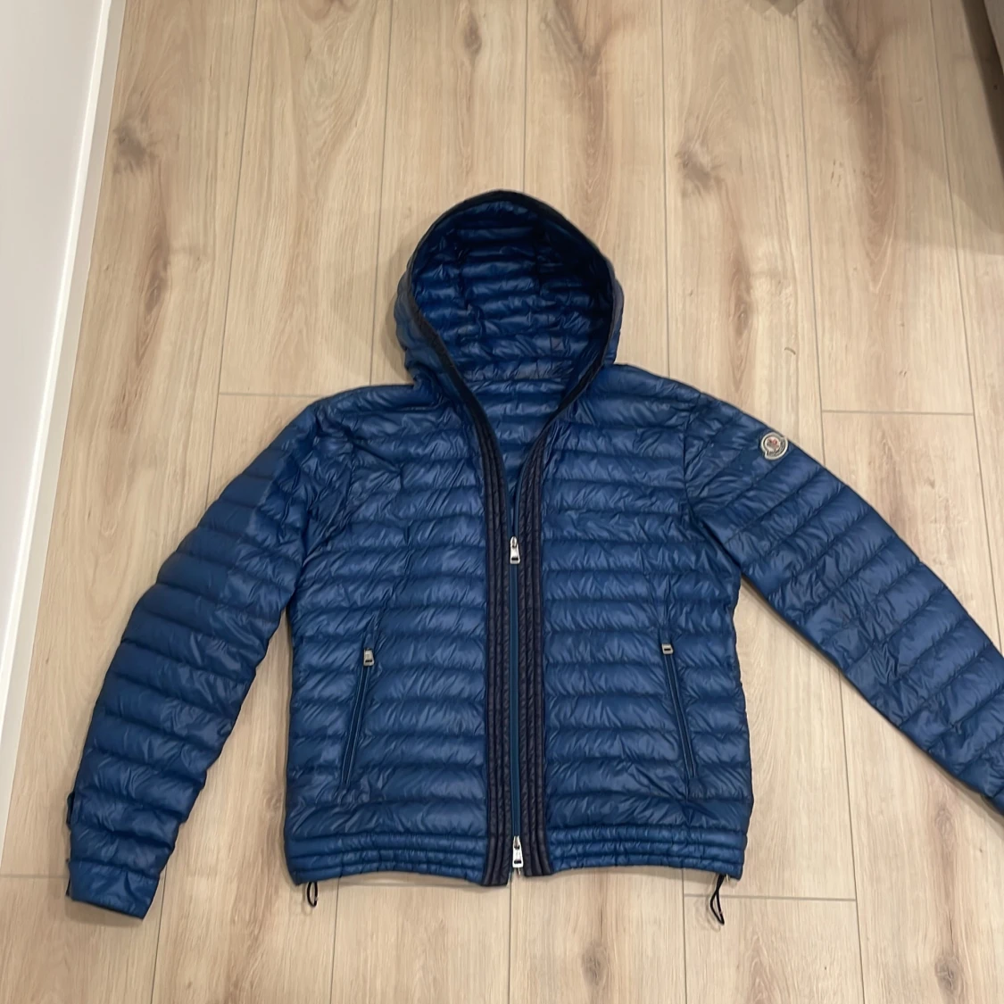 Moncler jacka  - 90