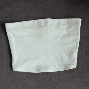 Bandeau topp - En topp strl XS i nyskick