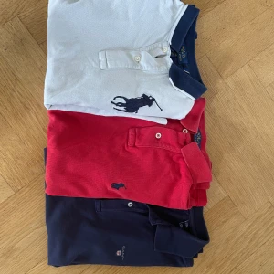 Tre pikéer för 300 - Alla pikéer i storlek xs. Användt skick.