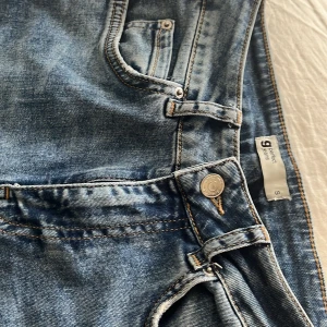 Jeans från Gina bootcut - Använt 2 gånger små defekter välkommen att fråga