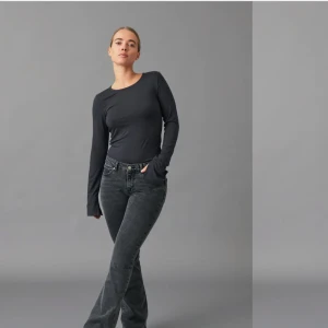Gina jeans  - Säljer dessa low bootcut jeansen från Gina, oanvända. Storlek 36 💕pris kan diskuteras!