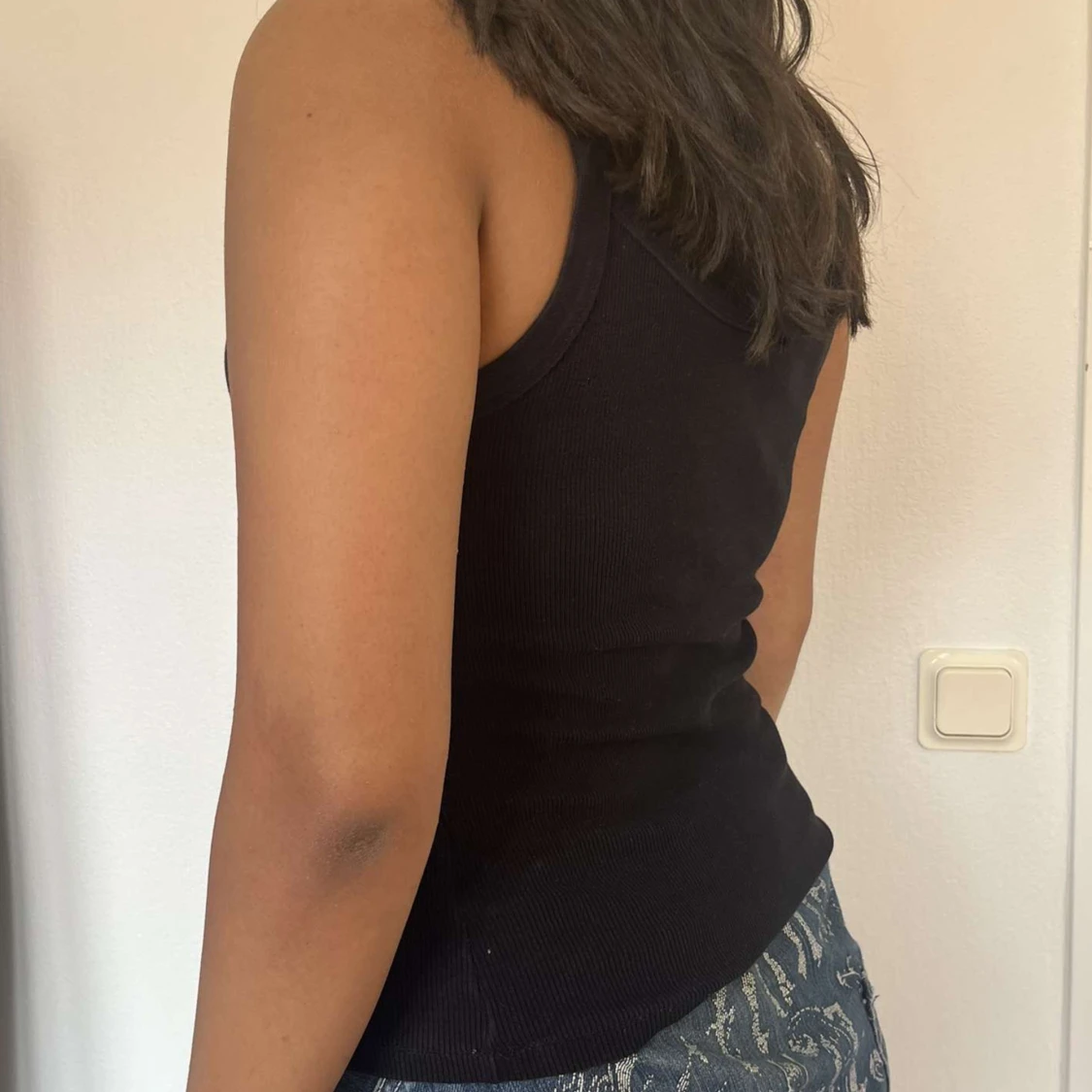 Svart ribbat linne  - 90