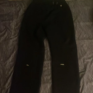 Nocta byxor - Nocta byxor nyskick, använd få gånger. Tröjan finns med, 1500 för hela setet. 