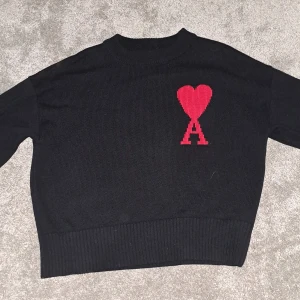 Ami paris tröja - Säljer min ami paris tröja då jag inte passar den längre