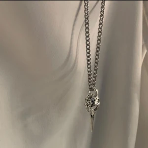 Halsband  - Sjukt snyggt halsband. Finns i silver och guld.  Köp för 149kr Modell 057