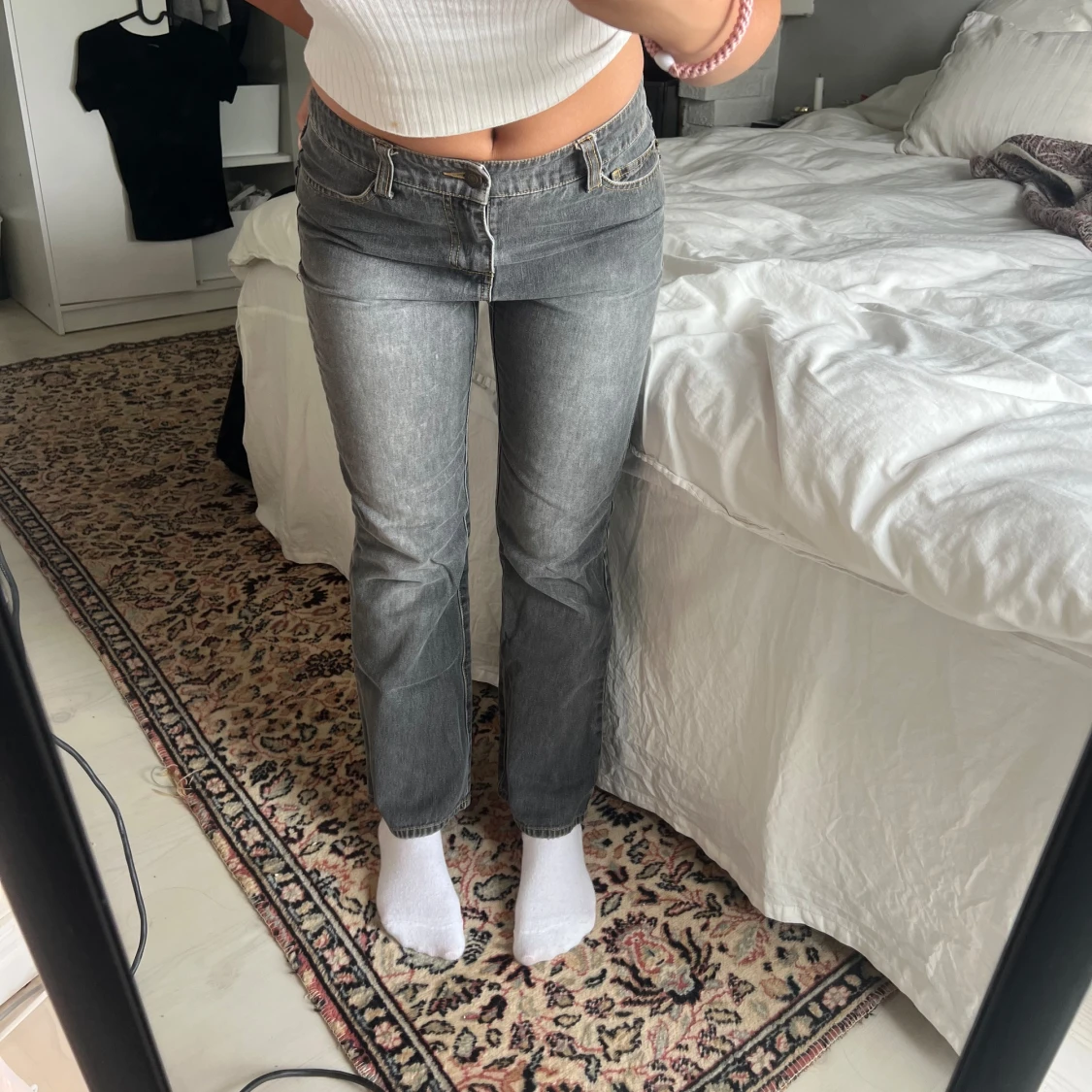 Gråa jeans