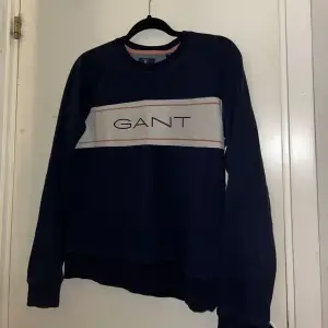 Gant dress ifrån kids brandstore, storlek 176 men passar även xs, knappt använd 