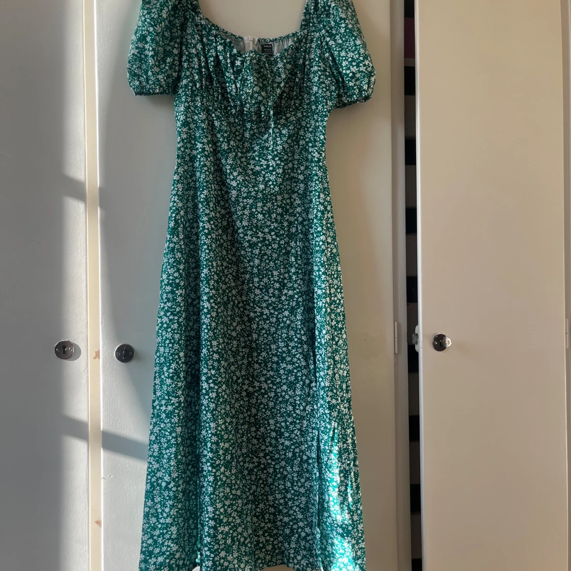 Grön blommig klänning från Shein