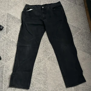 Baggy Jeans - Baggy jeans nu ute här på plicken då jag inte använder dem och dessa sitter väldigt bra (kom privat för bilder). Säljer dessa extremt billigt då jag hittade dem på en second hand affär i spanien för 2 år sen.