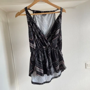 Topp ginatricot  - Storlek L nyskick pris 149kr