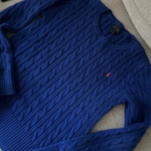 Ralph lauren stickad tröja - Jättebra skick. Storlek 16 år men passar även xs/s.