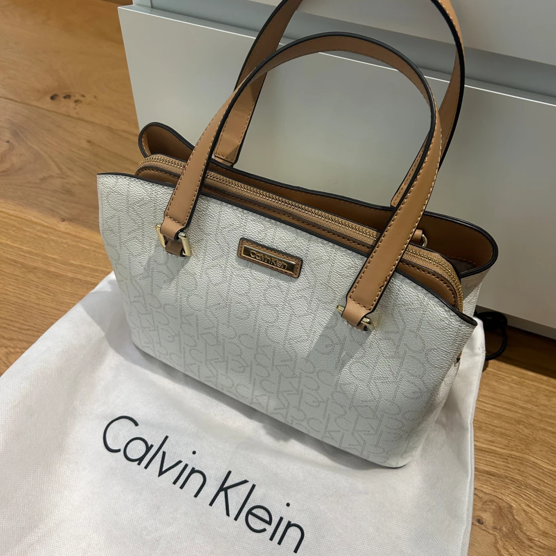 Väska Calvin Klein - 92