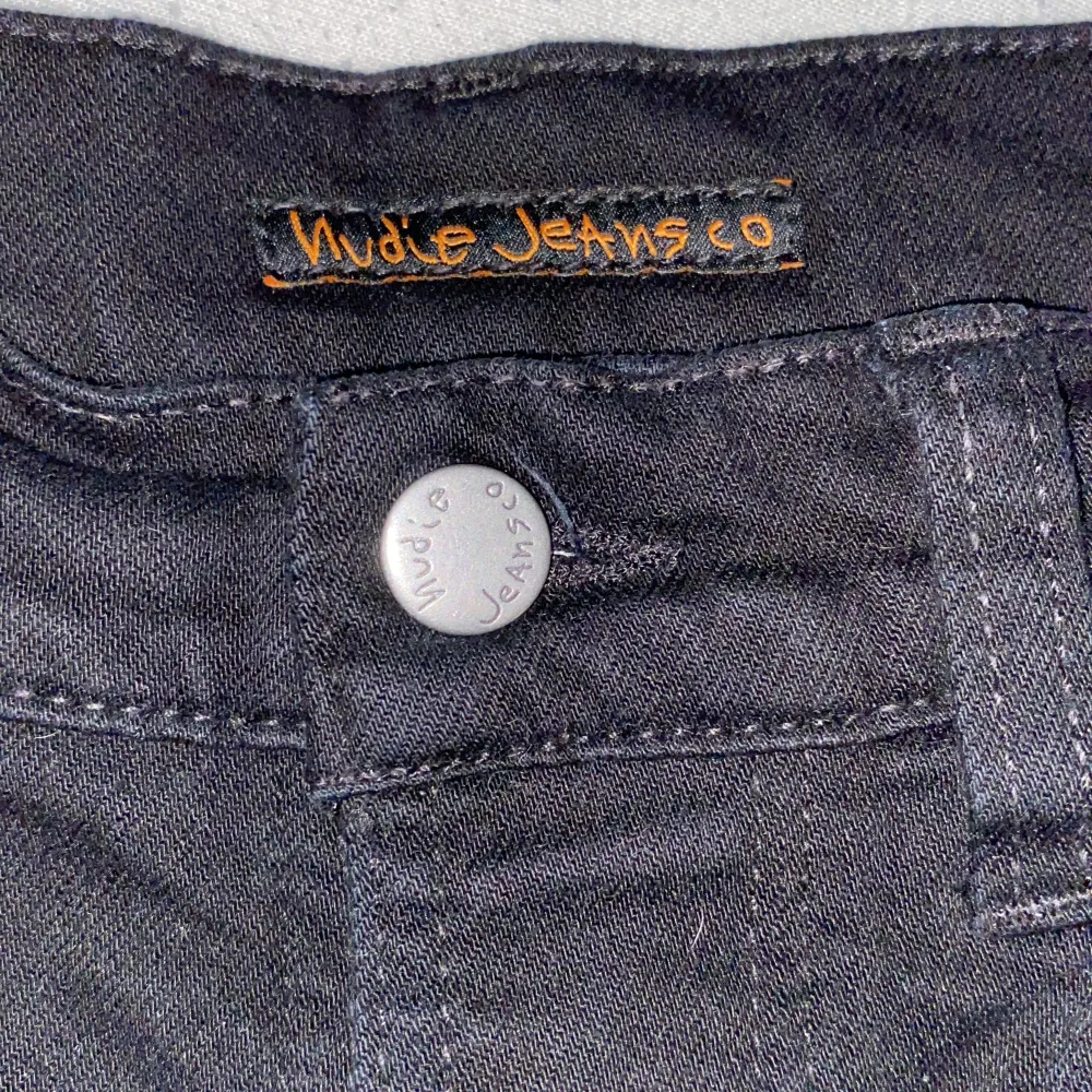 Väldigt bra skick använda 2 gånger Original pris: 1400kr. Jeans & Byxor.