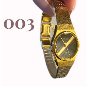 Guldfärgad vintage liknande klocka. Max 15cm i omkreta
