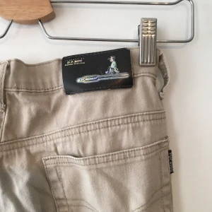 Skate byxor - Köpte secondhand! Små fläckar, se sista bilden