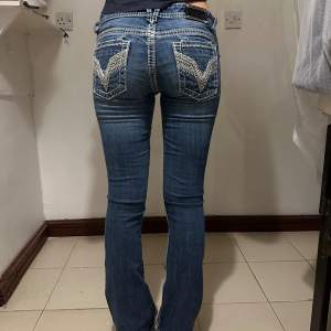 Säljer dessa jeans, modellen är 178💛