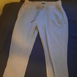 Mjukisbyxor  - Fina mjukisbyxor som har blivit för små för mig 