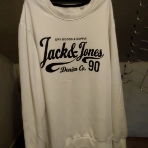 Jack and bone  - Storlek L  Använd 2ggn  Jätte fin skick 