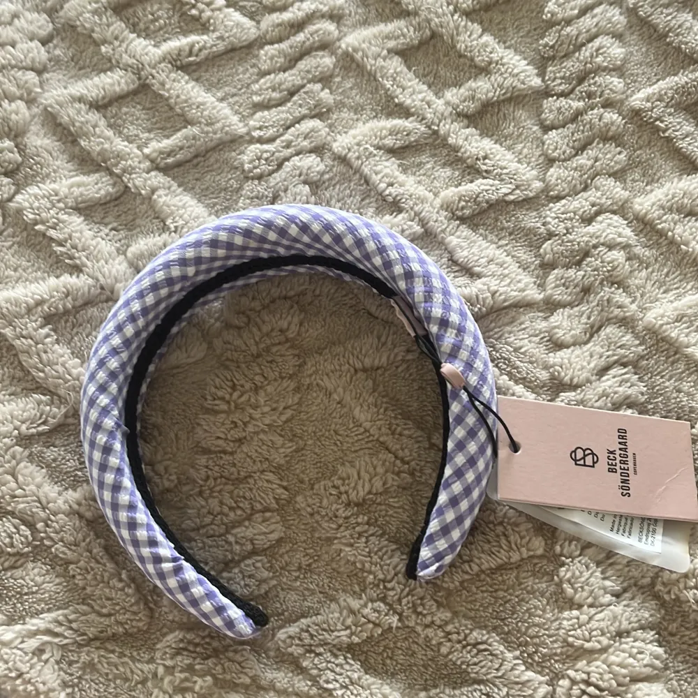 Jätte fint oanvänt diadem! Prislapp kvar och inga defekter. . Asusteet.