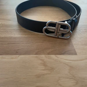 Balenciaga belt - Balenciaga bälte, 100cm  Låda ingår.