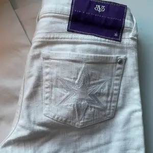 Superfina vita Victoria Beckham jeans Står att storleken är 28/35, men skulle säga att de sitter som en xs 